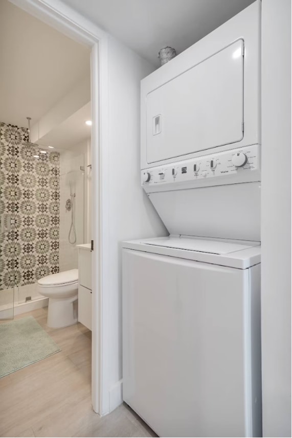 Washer/dryer - 600 NE 36th St