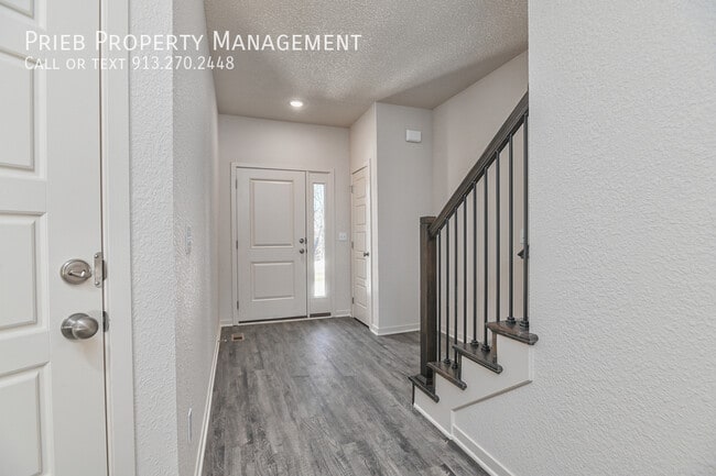 Building Photo - 3245 N 103rd Pl