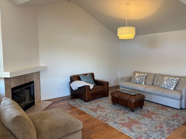 Building Photo - 6438 Fiddleneck Ln