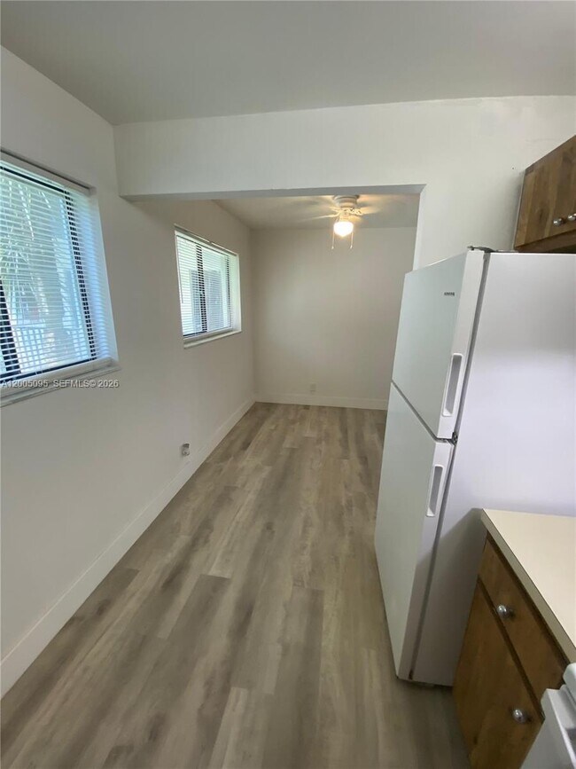 Building Photo - 9920 NW 68th Pl