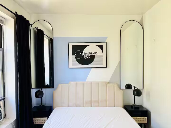 Building Photo - Furnished room/NOT APARTMENT