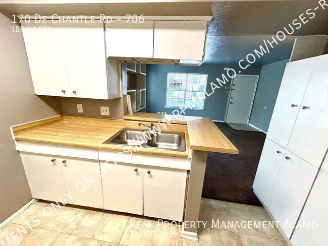 Building Photo - **APPLICATION RECEIVED** **MOVE-IN SPECIAL...