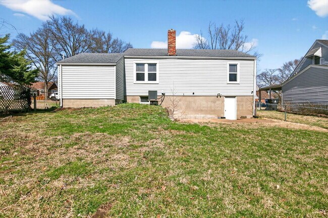 Building Photo - 1260 St Marie St