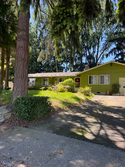 Building Photo - 429 SW 116th Pl