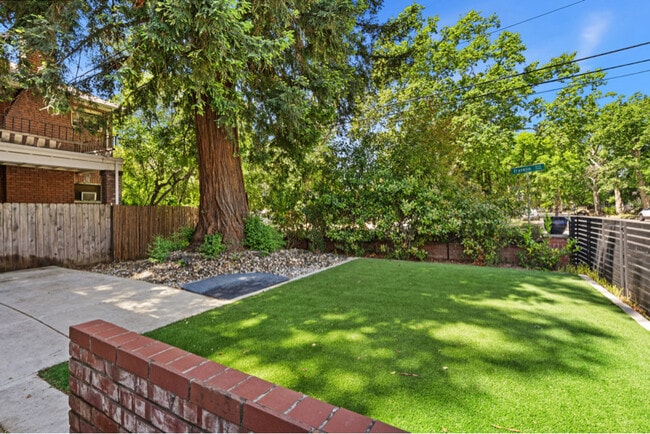 Building Photo - 3004 Portola Way