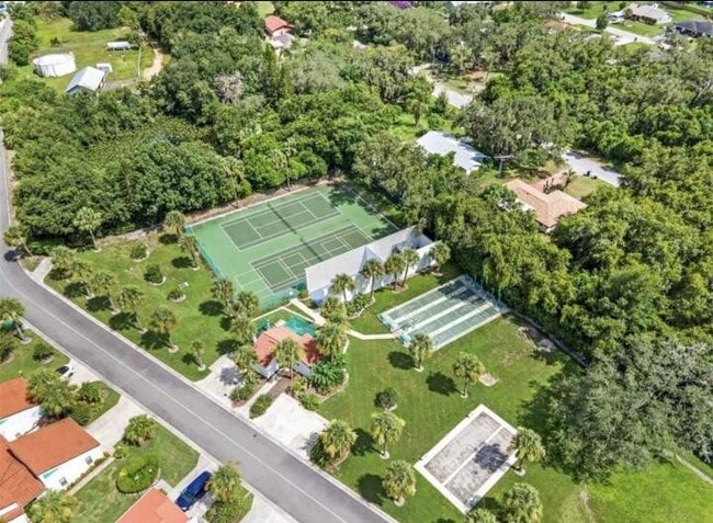 Building Photo - 4801 Casablanca Cir