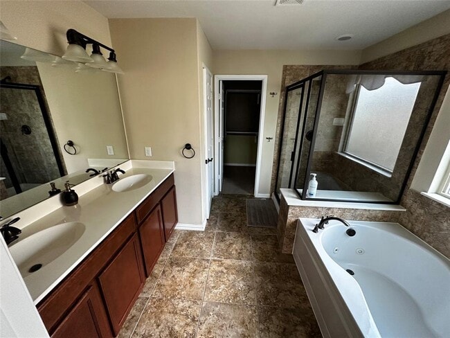 Building Photo - 16105 Travesia Way
