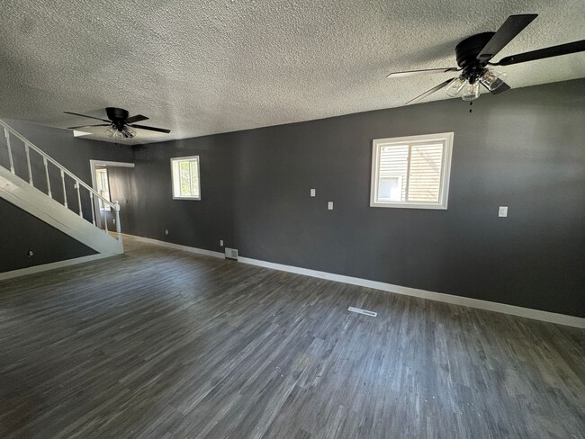 Building Photo - Affordable Spacious Home for your Family!