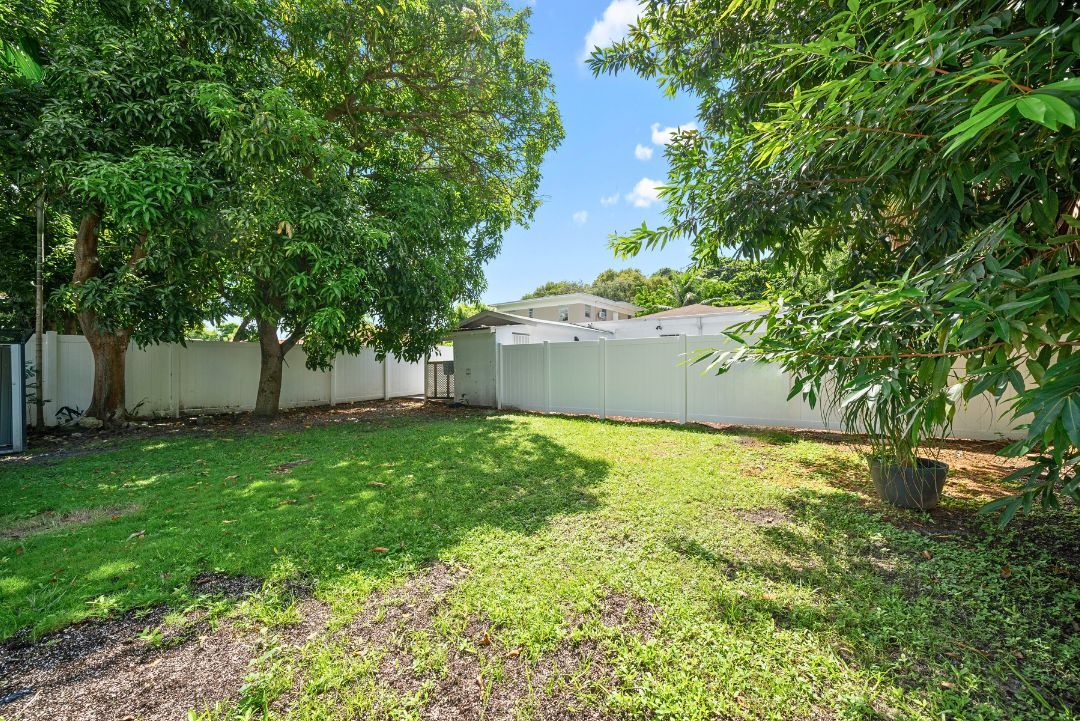Building Photo - 3675 SW 23rd St