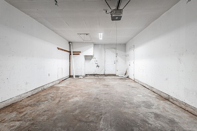 Building Photo - 3 Bed 1.5 Bath in Del City!