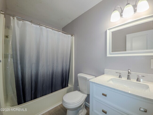 Building Photo - 12 Creek Rd