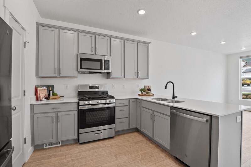 Building Photo - 1812 180 E