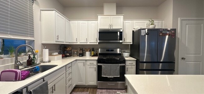 Building Photo - 477 Himalaya St. NE