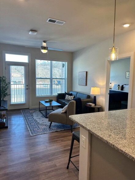 Building Photo - 1001 Marshall Ave