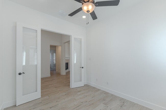 Building Photo - 9721 Roaring River Fls Ln