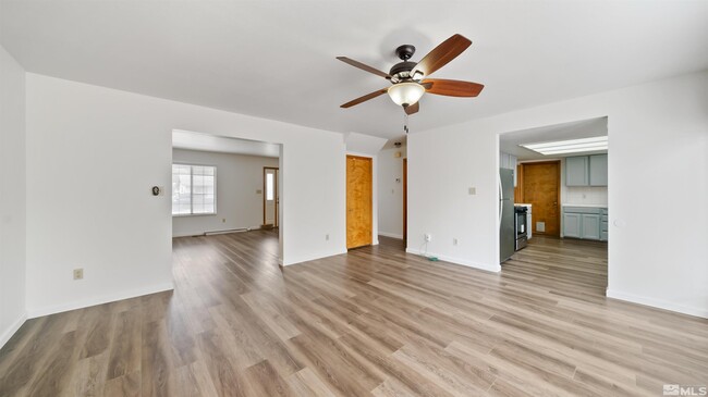 Building Photo - 2977 Pinebrook Dr