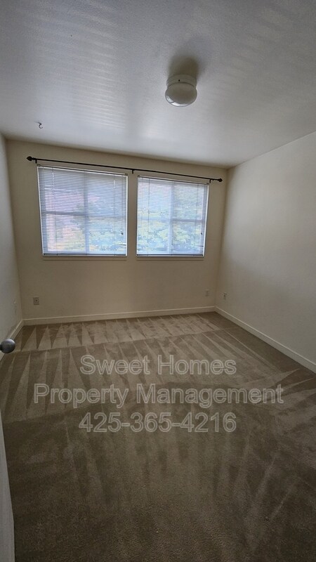 Building Photo - 6513 31st Ave S