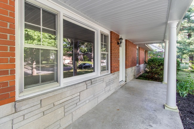 Building Photo - 510 Laurel Dr