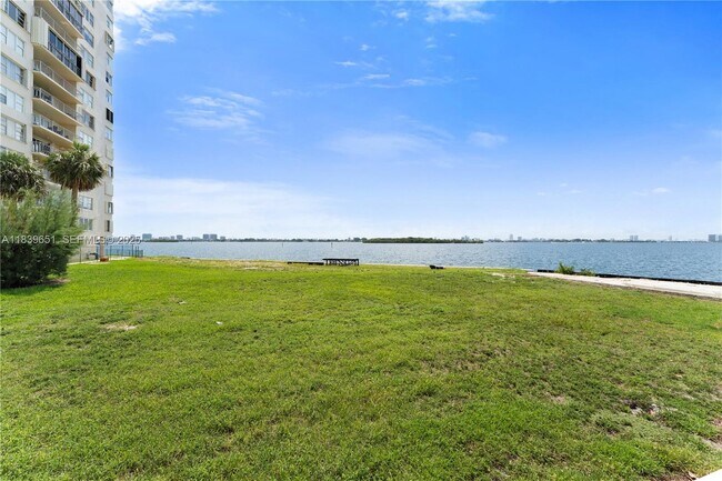 Building Photo - 11111 Biscayne Blvd