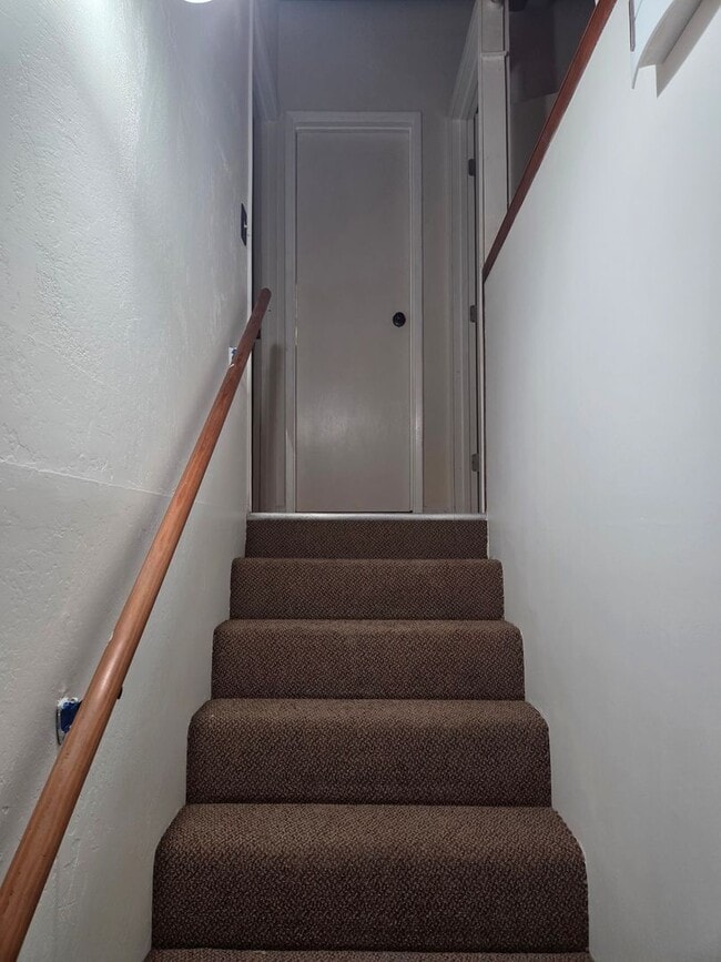 Building Photo - Charming 3-Bed, 2-Bath Home in Peaceful Tw...