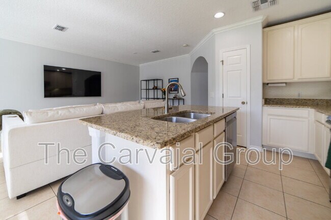 Building Photo - 2210 Seven Oaks Dr