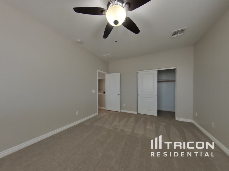 Building Photo - 37878 W Olivo St