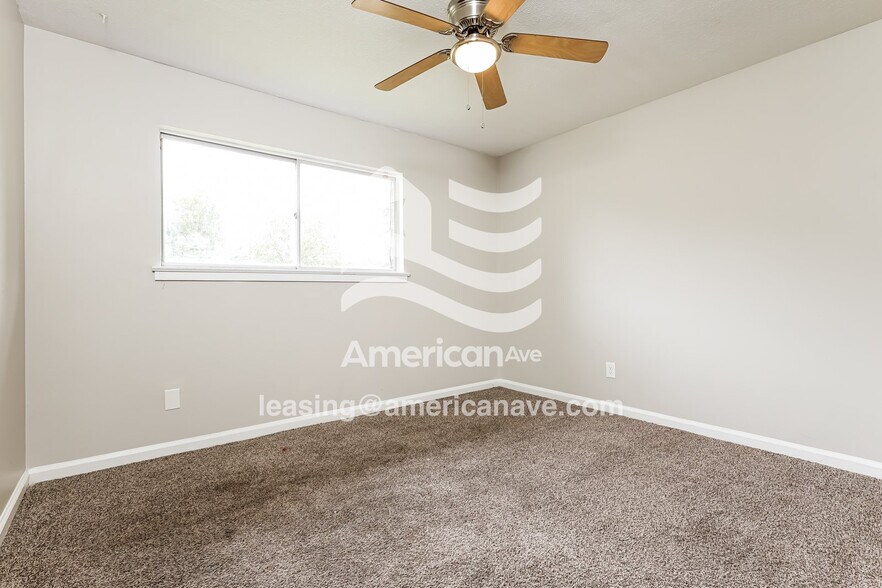 Building Photo - 1033 Quincy Dr