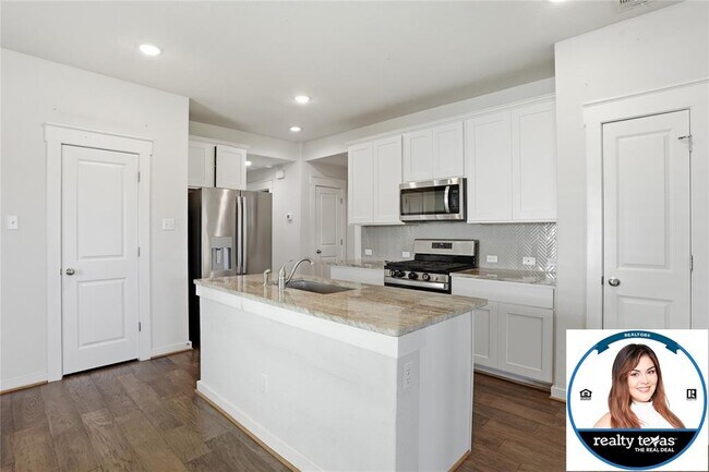 Building Photo - 224 Gidran Trail