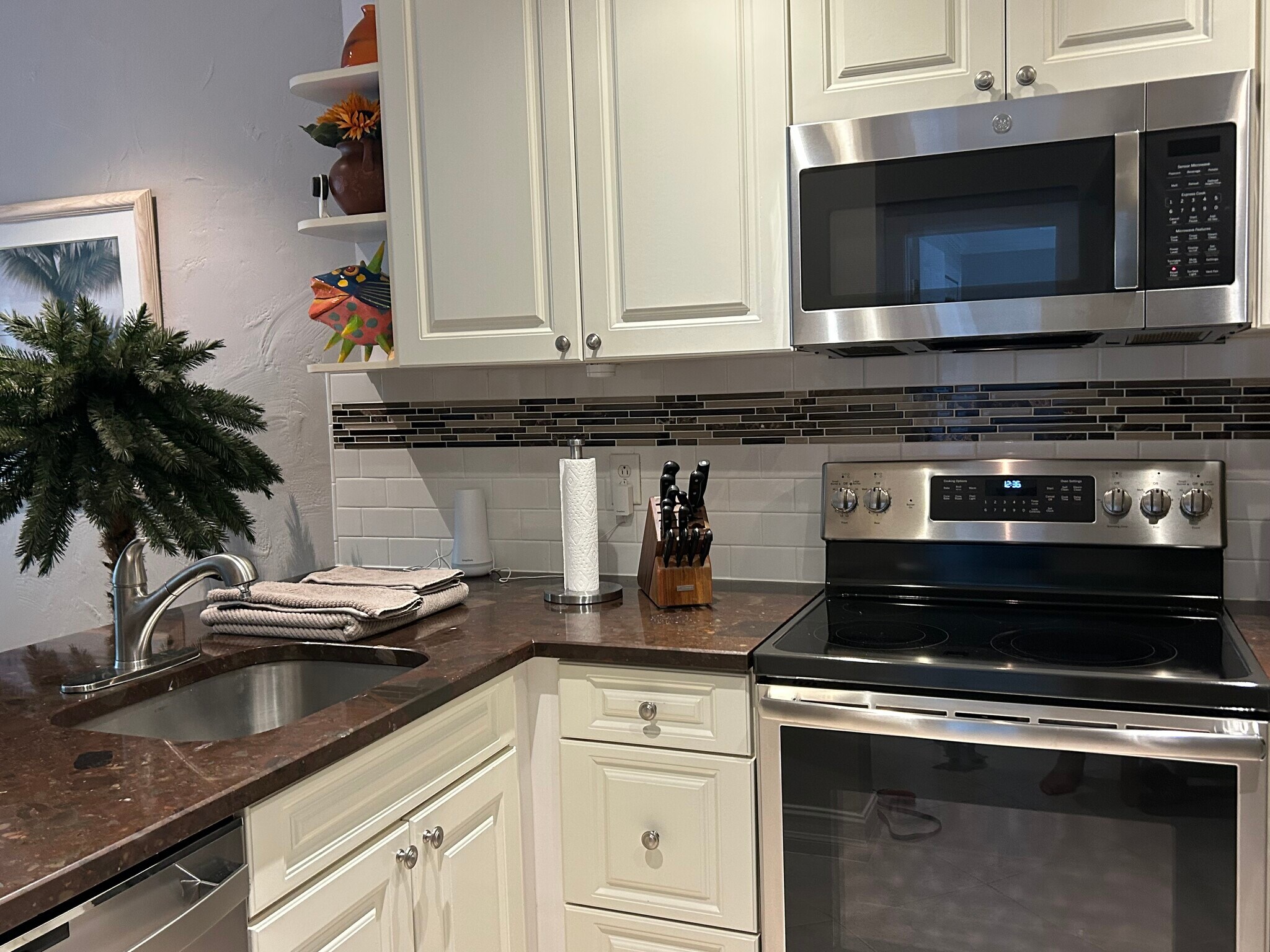 Kitchen - 3321 Olympic Dr