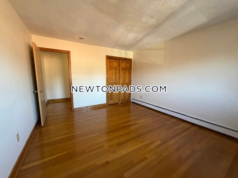 Building Photo - 282 Grove St