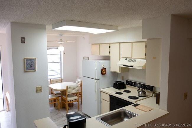 Building Photo - 14896 Bal Moral Ln