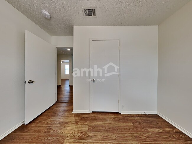 Building Photo - 6735 Ambercrest Drive