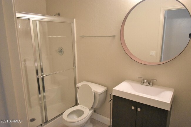 Building Photo - 768 E Irma Ln