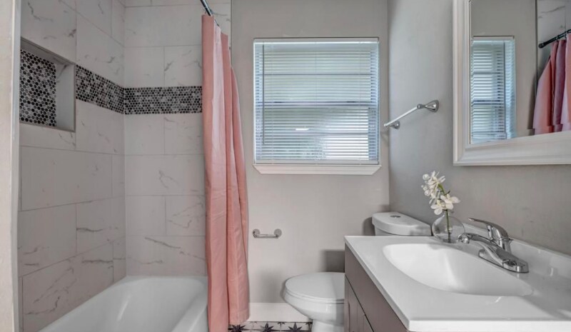 Building Photo - 6906 Bernay Ave