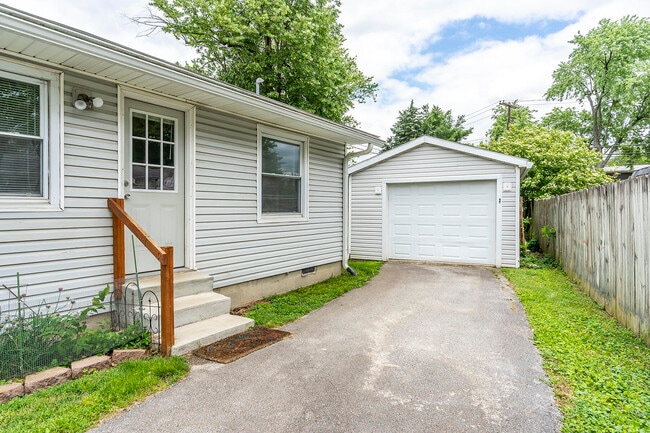 Building Photo - 649 Mitchell Ave