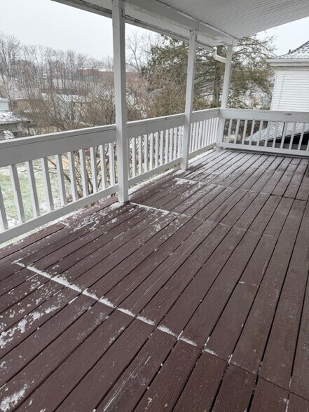 deck - 435 Westminster Ave