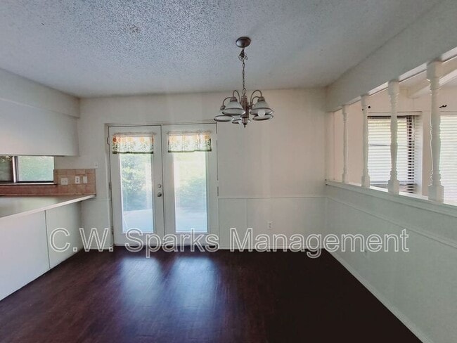 Building Photo - 4106 Cedar Creek Dr