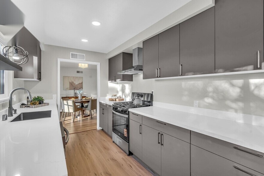 Building Photo - 7472 Blue Fox Way