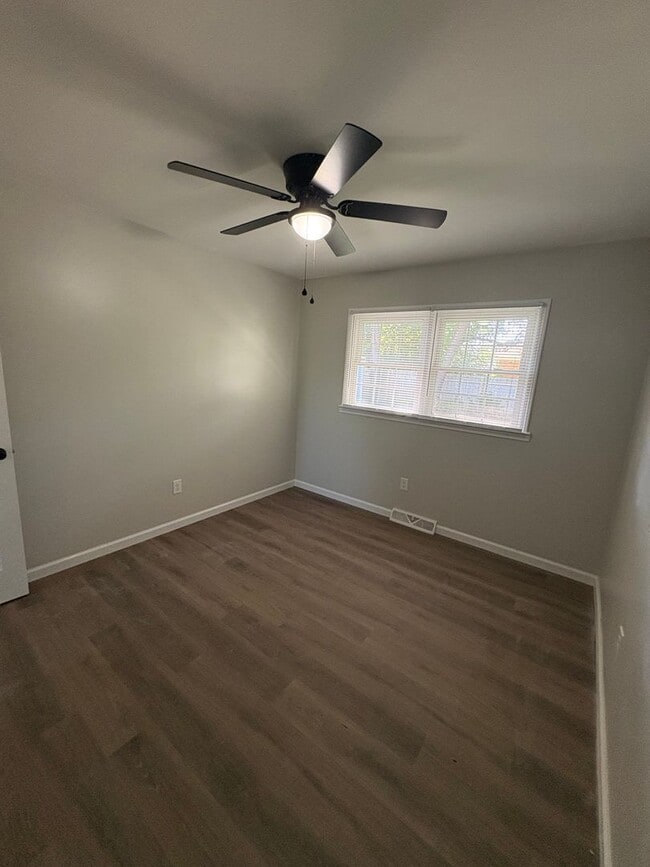 Building Photo - Completely Upgraded 3 Bedroom Single Family Home