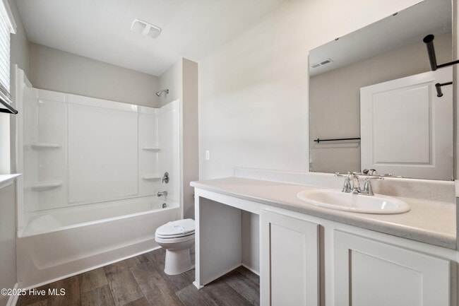 Building Photo - 1140 Carteret Mnr Dr