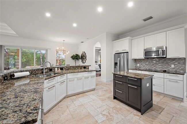 Building Photo - 27153 Barefoot Ln