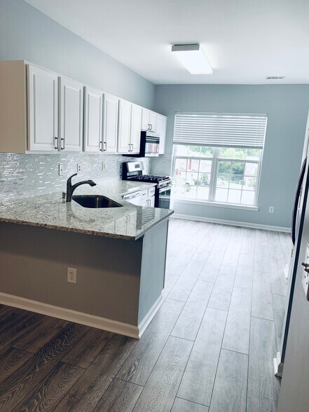 Building Photo - 3194 Mill Springs Circle