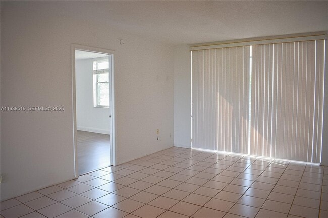 Building Photo - 9230 Lagoon Pl