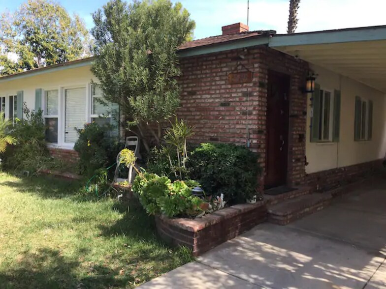 Building Photo - 6614 Noble Ave