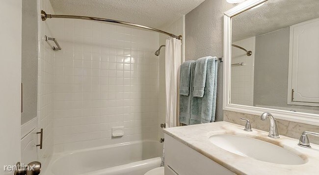 Building Photo - 1 br, 1 bath Apartment - 3535 Sage Rd 510