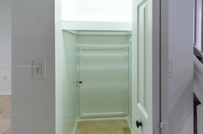 Building Photo - 2301 SE 24th Ct