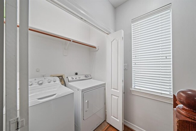 Building Photo - 1846 Woodbend Village Ct