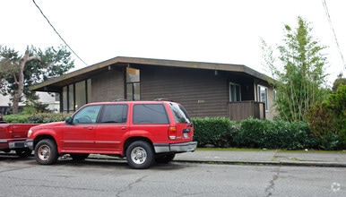 Building Photo - Robertson Apartments