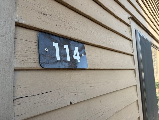 Building Photo - 114 Harvest Dr