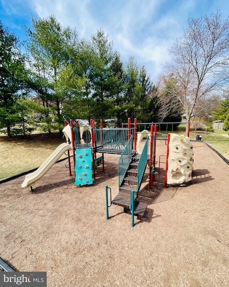 Building Photo - 5314 Larochelle Dr